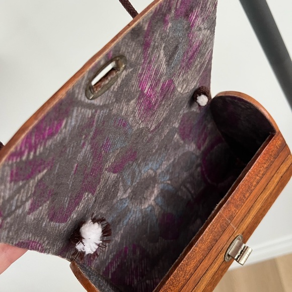 Wooden Striped Handbag - Picture 7 of 7